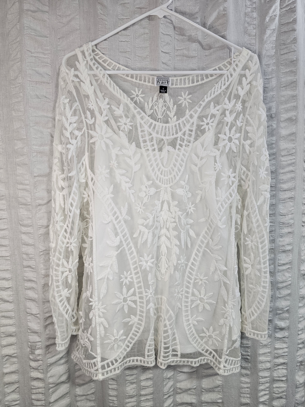 KEREN hart White Sheer Floral Lace Long Sleeve Top With Tank Lining